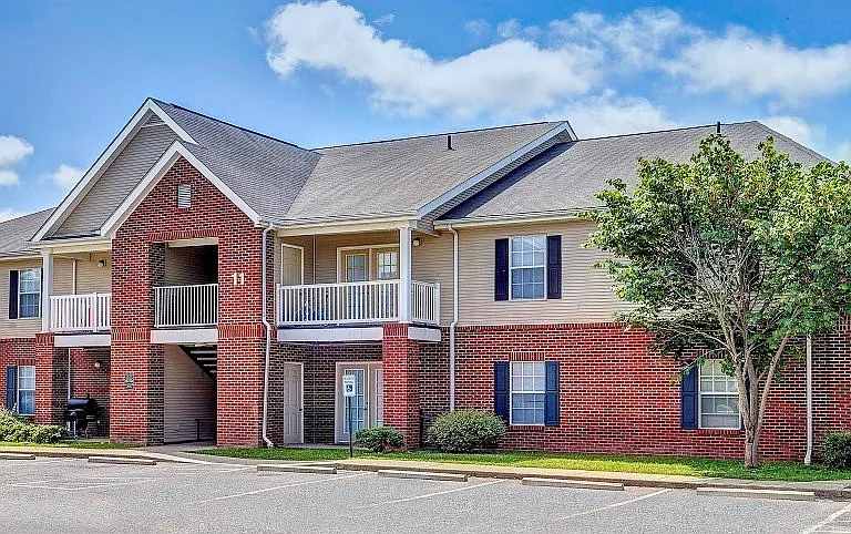 Miller Town Apartments — Photo 7