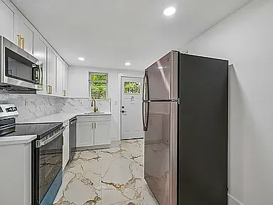2125 N Marston St #7 — Photo 12