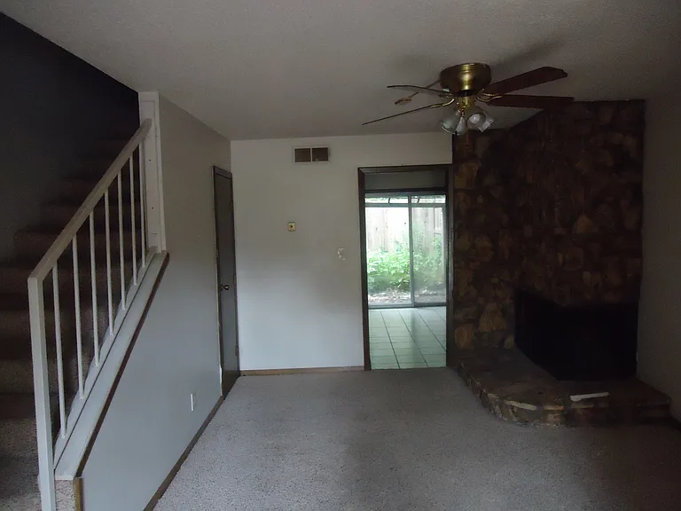 3819 N Harvard Ave — Photo 2