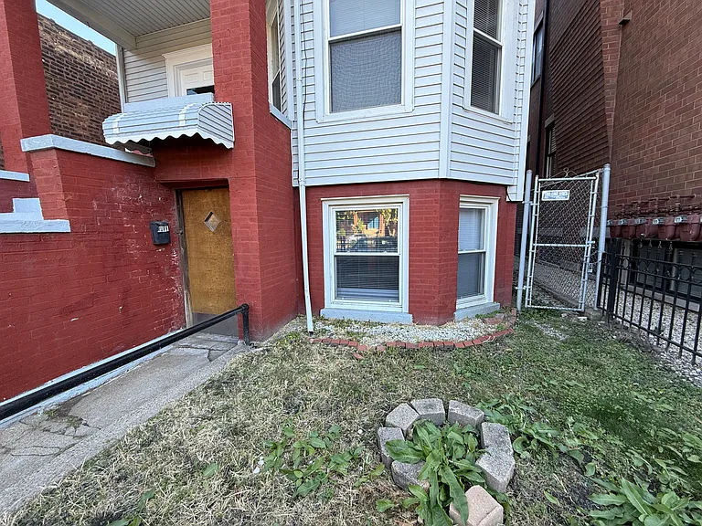 2703 N Ashland Ave #G — Photo 15