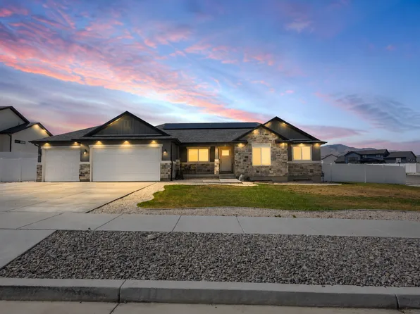 6 S Maraschino Ln, Grantsville, UT 84029
