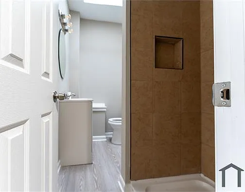 3 bed, 1200 sqft, $2,100 — Photo 4
