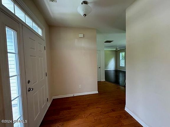 2nd image of 1105 Deer Hill Dr