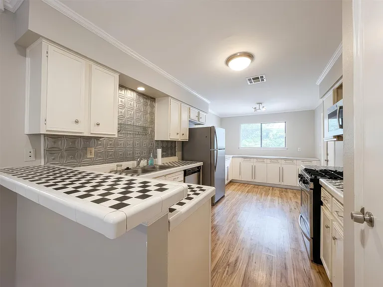 13004 Campos Dr — Photo 13