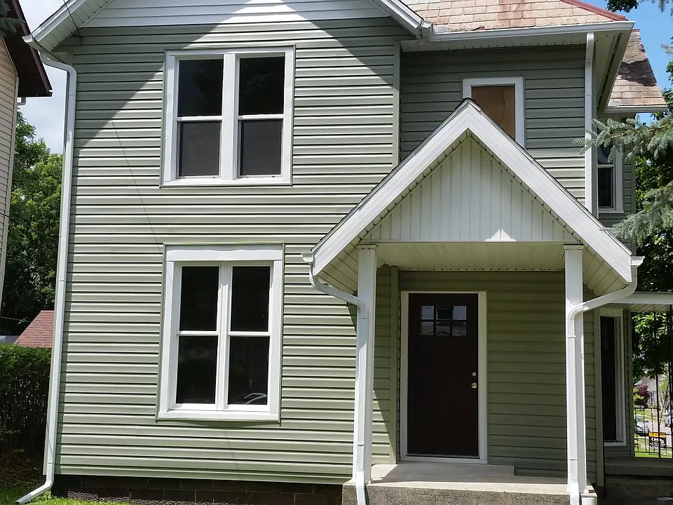 564 W Main St