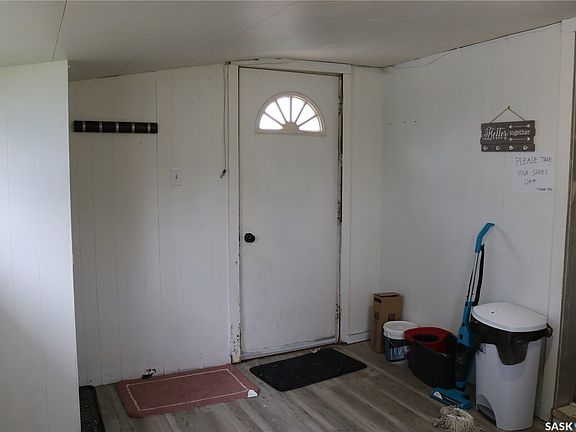 3rd image of 219 Carlton Street