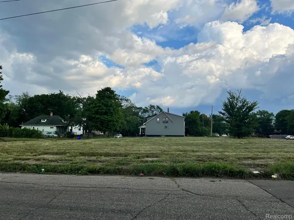 2105 S La Salle Gdns, Detroit, MI 48206