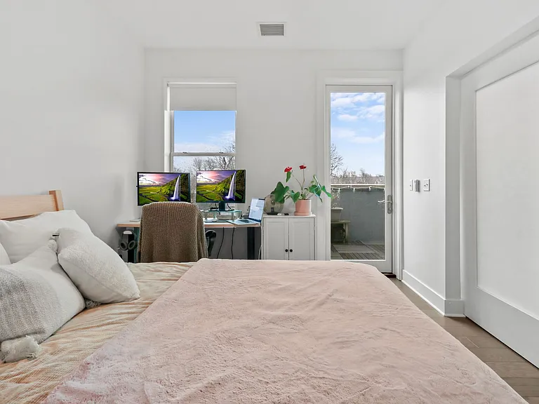 1020 Elmwood Ave — Photo 25