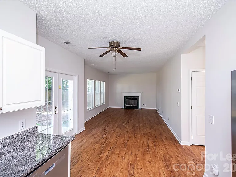 7405 Wapiti Ct — Photo 9