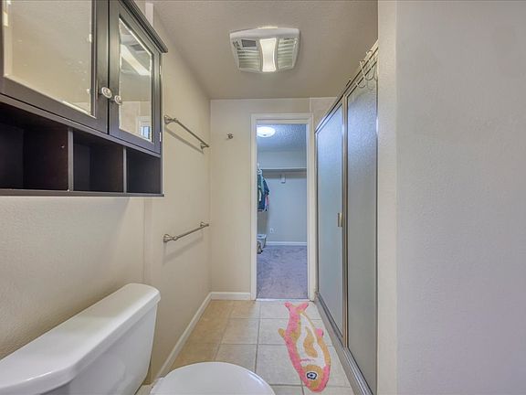 4th image of 5622 W Center Ave