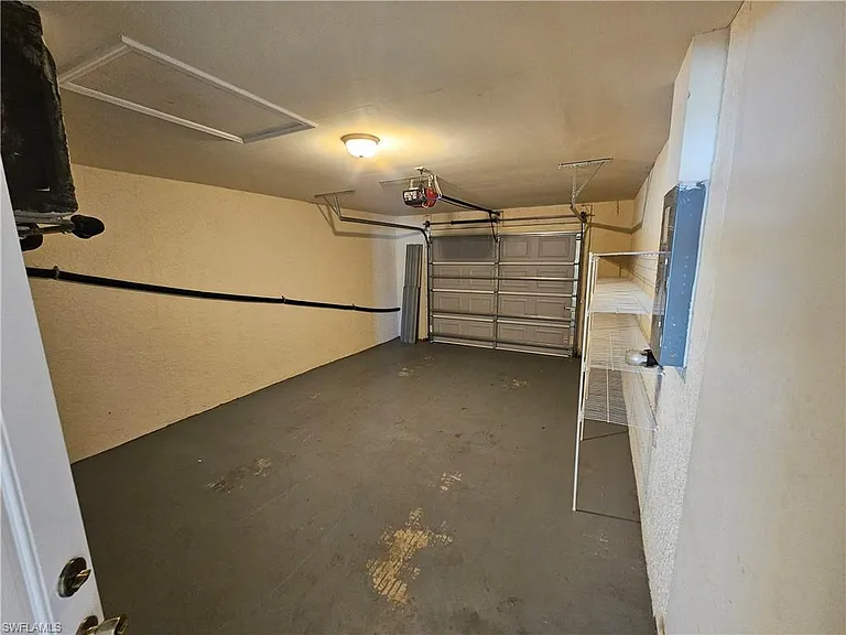 1622 SW 33rd St — Photo 4