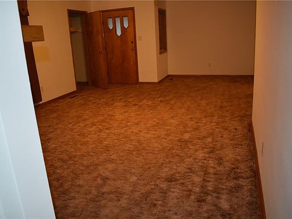 3rd image of 1035 Federal Rd
