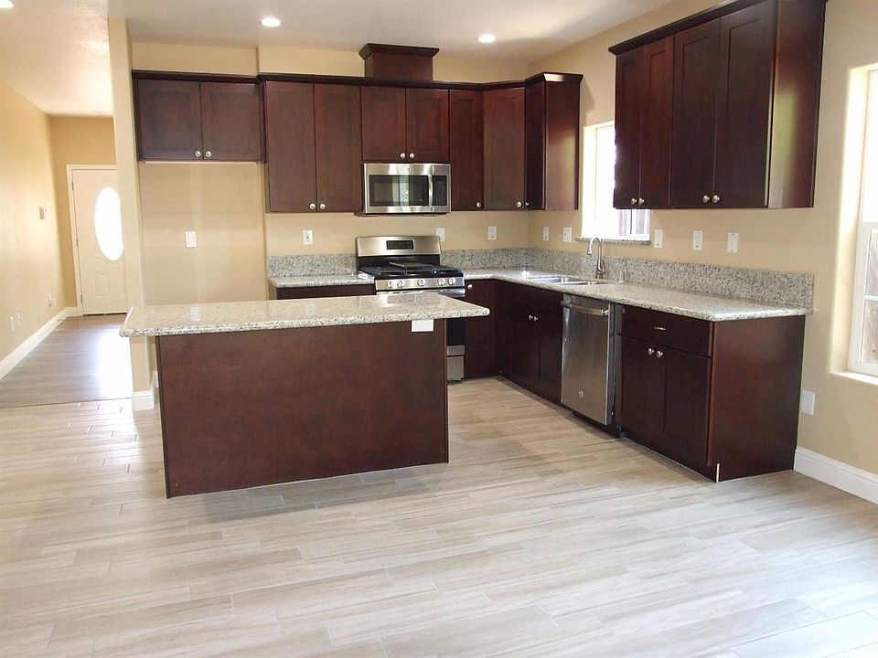 2nd image of 2885 26th Ave