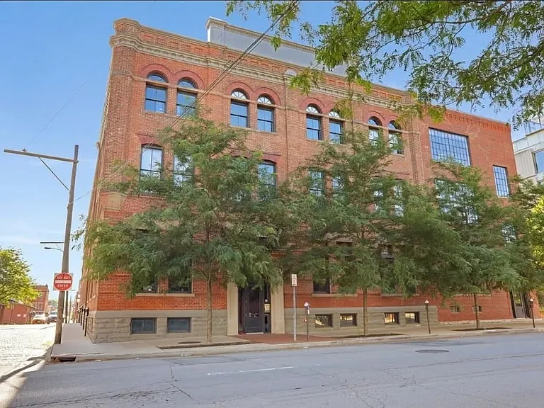 570 S Front St #110 — Photo 1