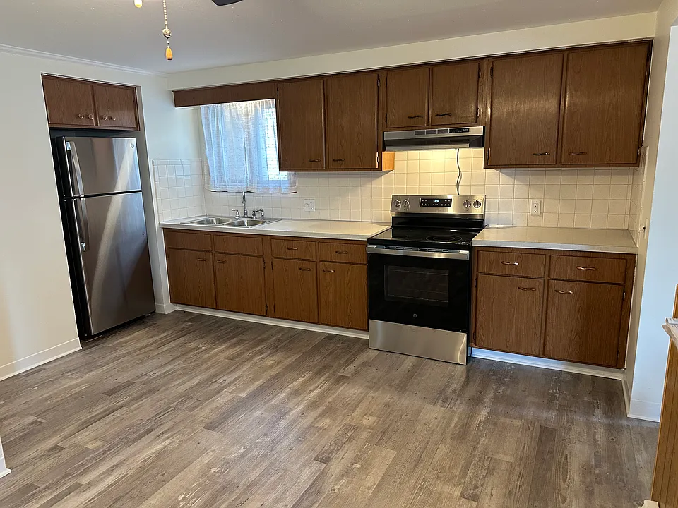 34 Brentwood Dr #1