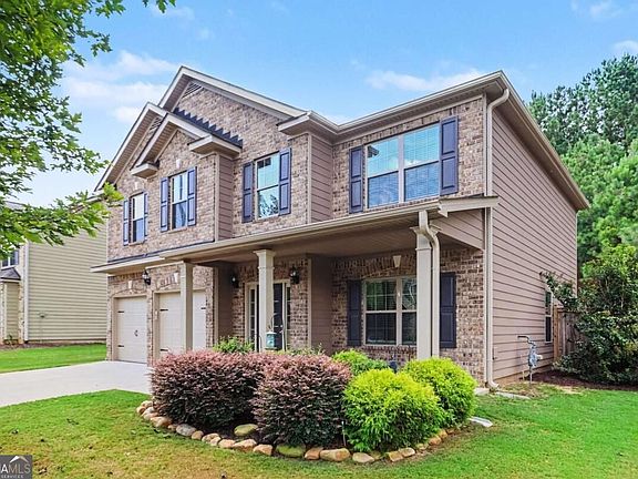 3rd image of 455 Silver Oak Dr