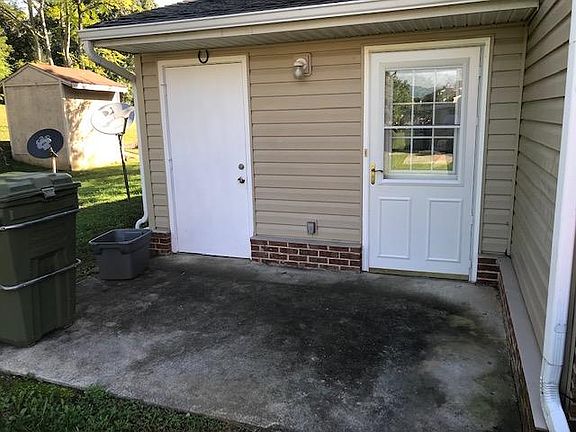 3rd image of 1716 Ellis Ct