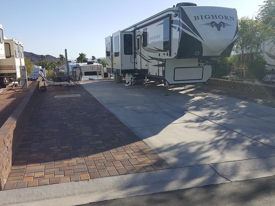 1st image of 851 Oriole Way