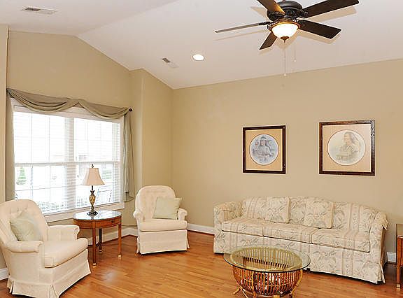 5th image of 6228 Laramie Cir