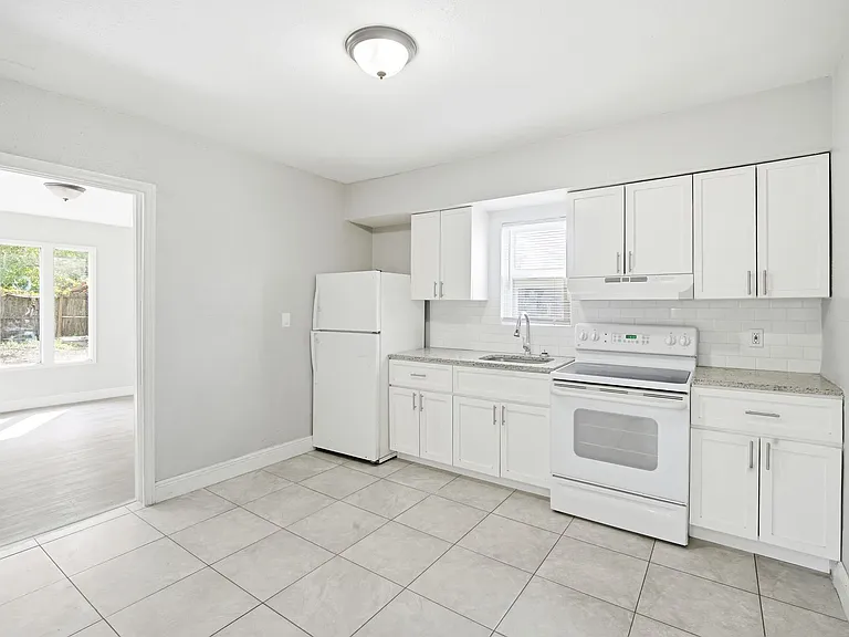 8419 N Semmes St — Photo 5