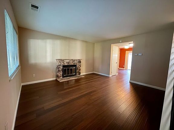 4th image of 505 Holly Hock Ct