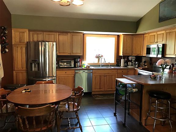 5th image of 1104 Petersen Dr