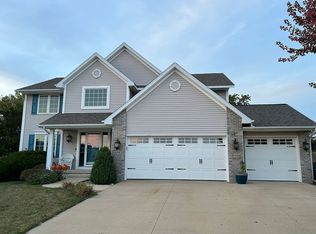 6902 Rolling Ridge Ct SW, Cedar Rapids, IA 52404