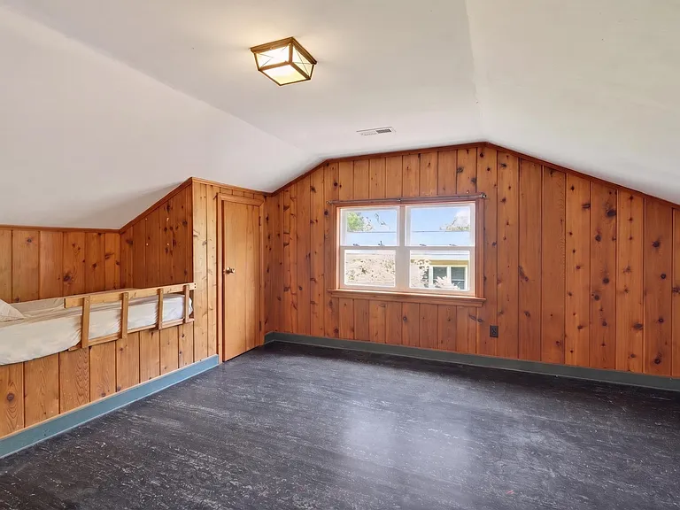 110 Marvin Dr — Photo 15