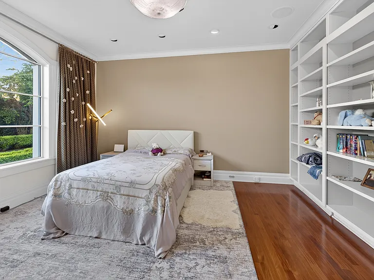 10419 NE 53rd St — Photo 41