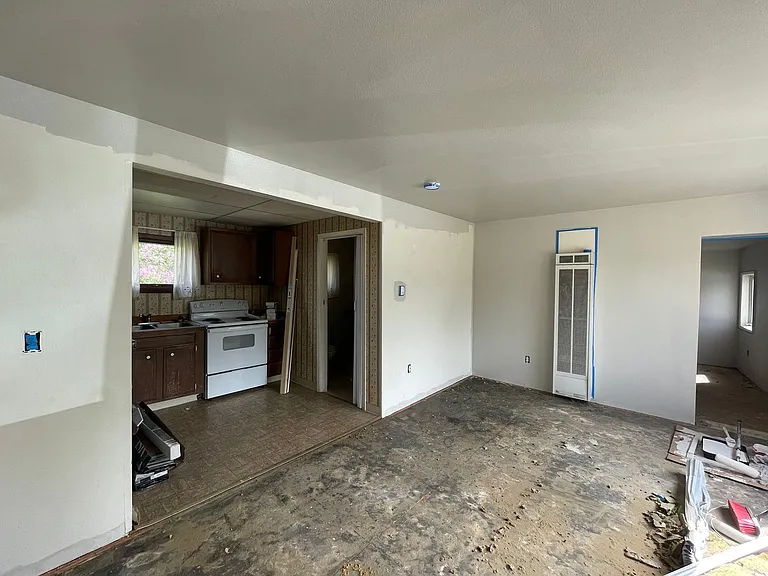1441 E 12th Ave — Photo 5
