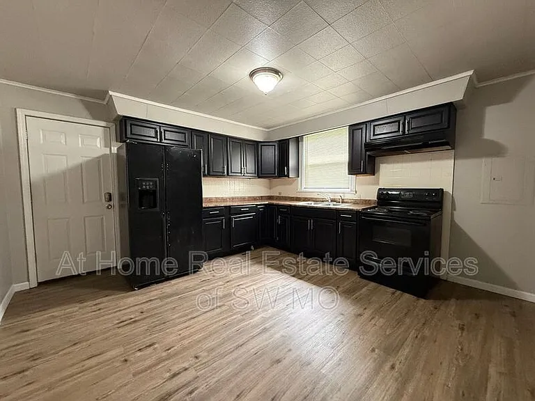 438 W Page St — Photo 9