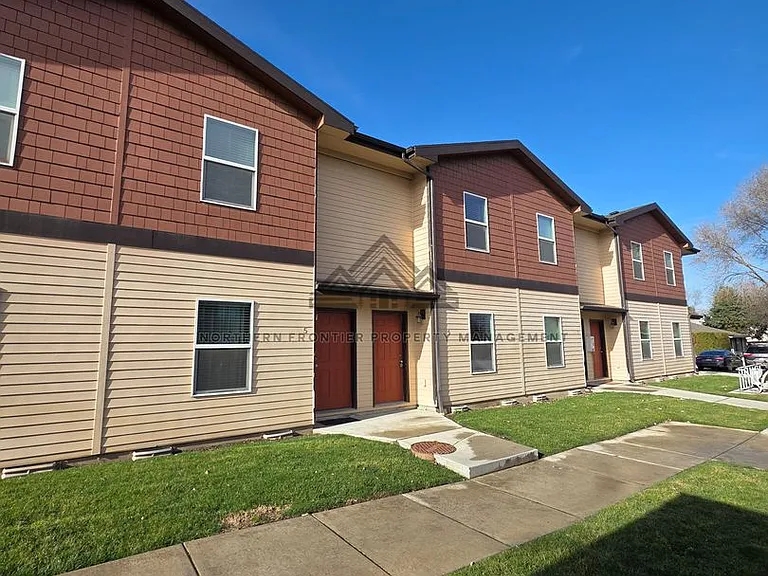 55 SW Silverstar Ln — Photo 1