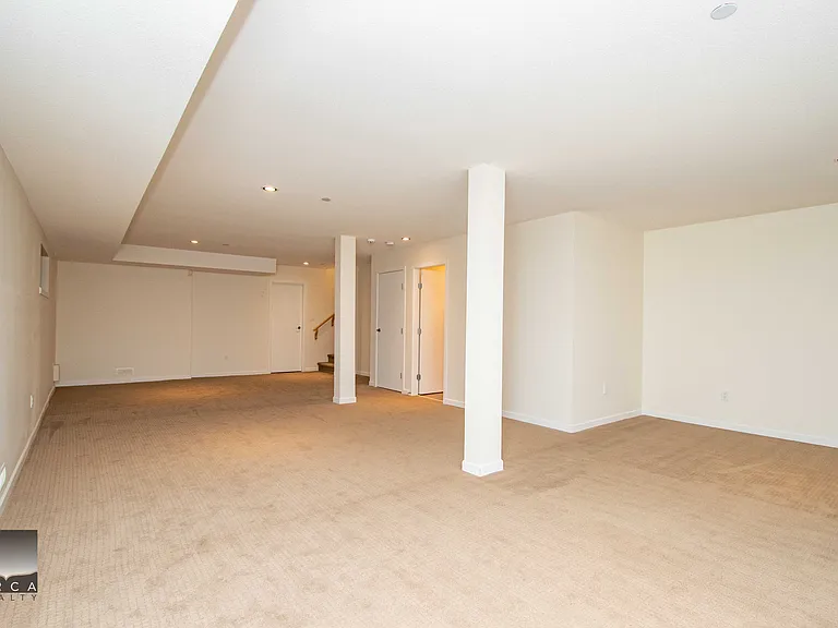 3750 Edgemont Blvd — Photo 11