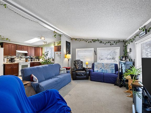 5th image of 633 Barriere Lakes Rd