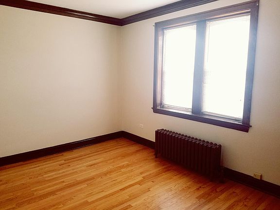 4th image of 5457 W Diversey Ave