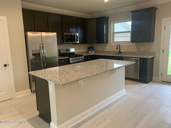 3rd image of 218 Wild Cherry Ln