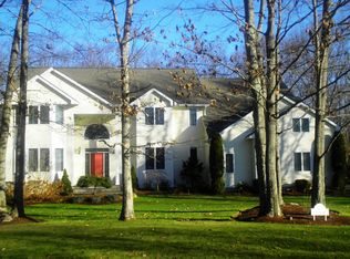 35 Laurel Wood, East Greenwich, RI 02818