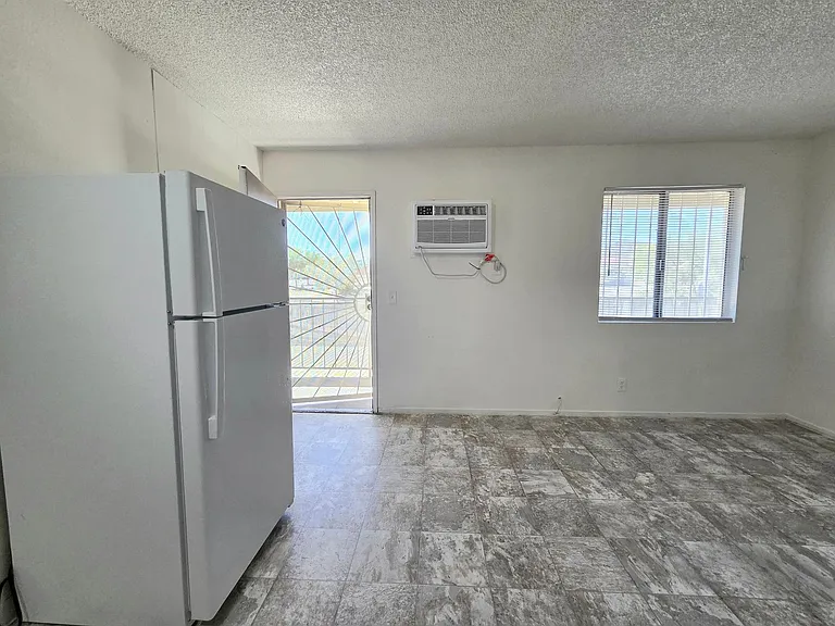 136 Judy Ln — Photo 4