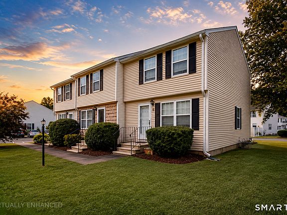 2nd image of 4 Mulberry Lane #4