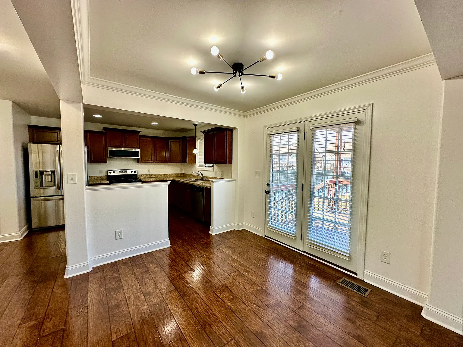 1212 Meachem Dr — Photo 4