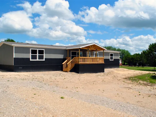 421 Brazos Mountain Dr, Weatherford, TX 76087