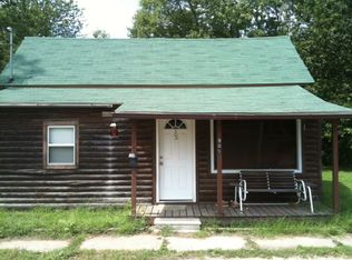 901 Flannigan St, Eldorado, IL 62930