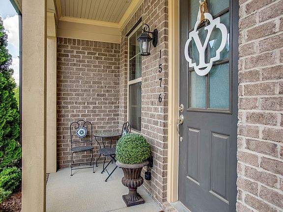 4th image of 1576 Hampshire Pl