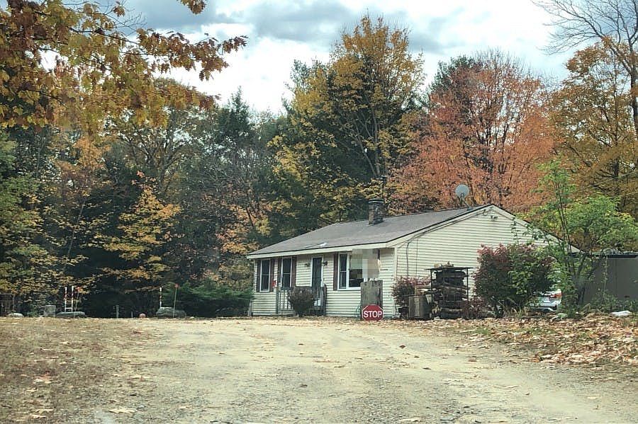 2nd image of 30 Lower Pratt Pond Rd