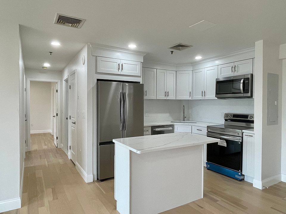 1st image of 500 Washington St APT 306