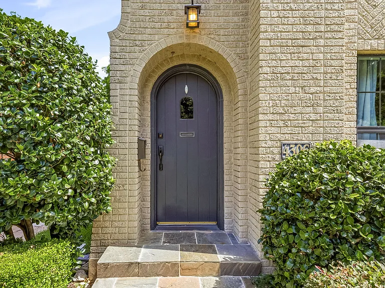 4306 Normandy Ave — Photo 3