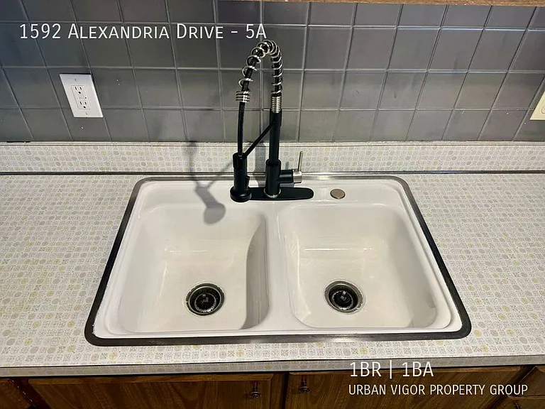 1592 Alexandria Dr #5A — Photo 25