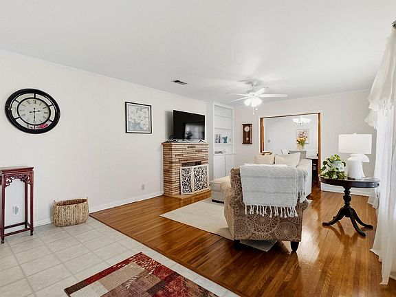 2nd image of 111 Circle Dr