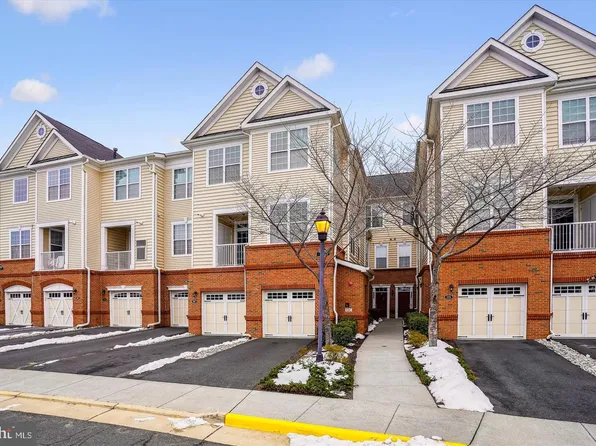 43031 Foxtrail Woods Ter #108, Ashburn, VA 20148
