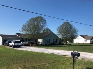 825 Ward Rd, Hokes Bluff, AL 35903